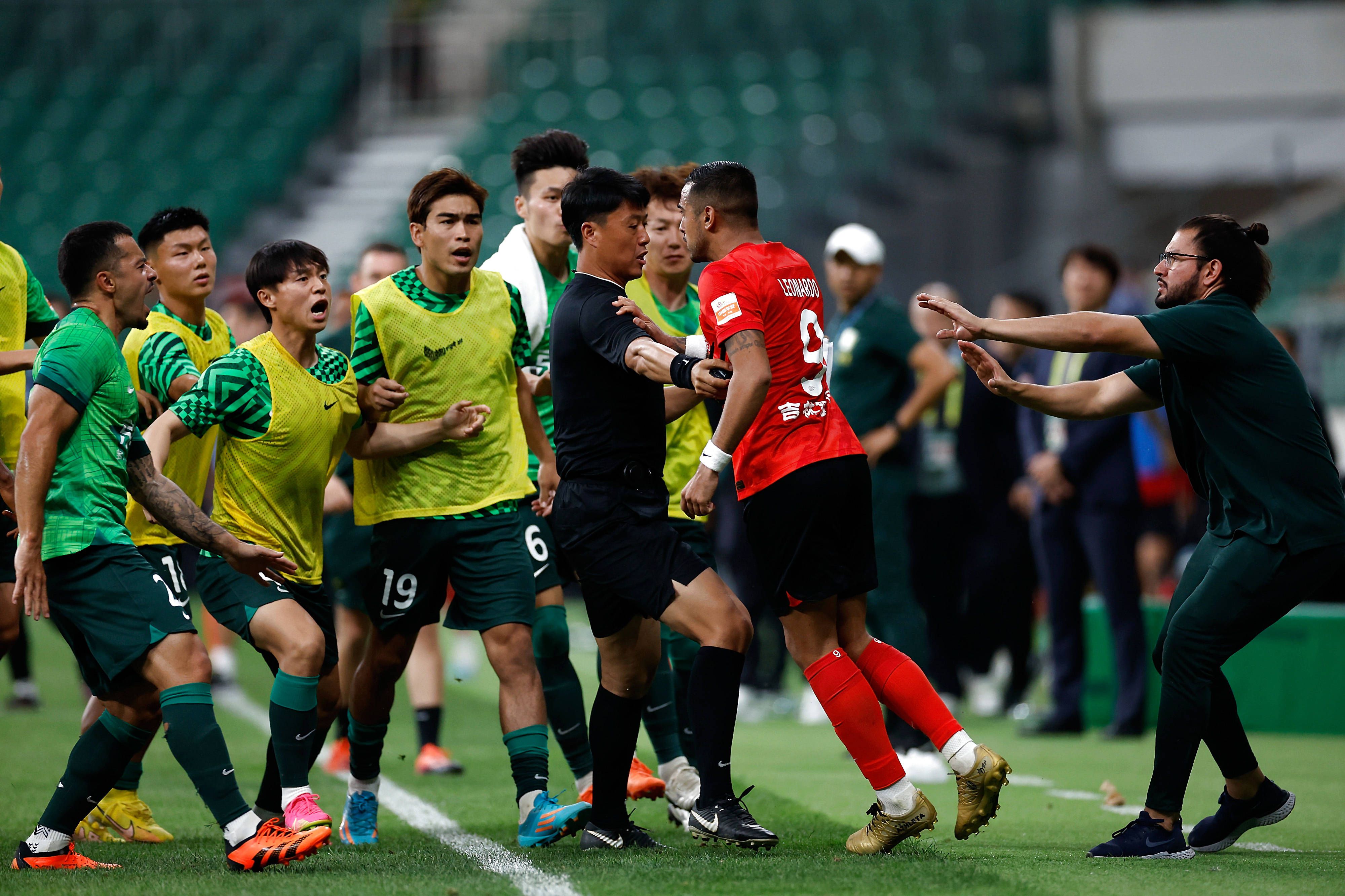 京多安谈失利：“我们由于防守问题输掉了比赛。